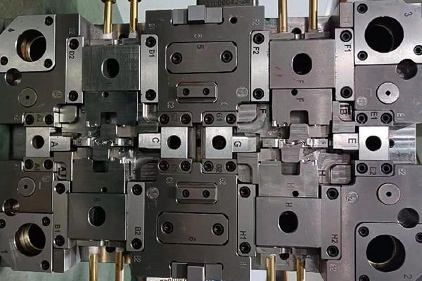 模具内部